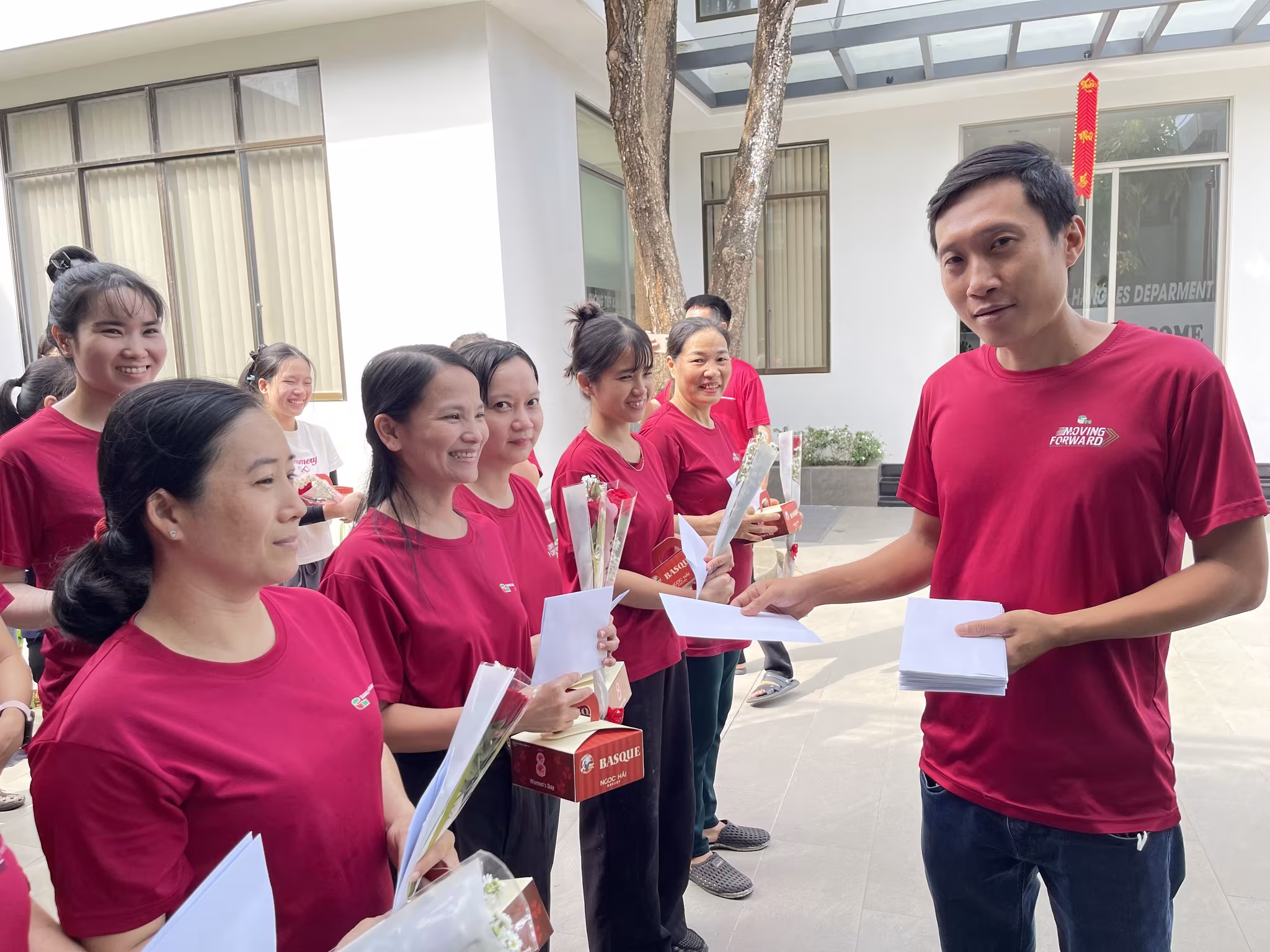 646935503 122229344570045704 8684169079825812014 n Chúc mừng Ngày Quốc tế Phụ nữ 8/3